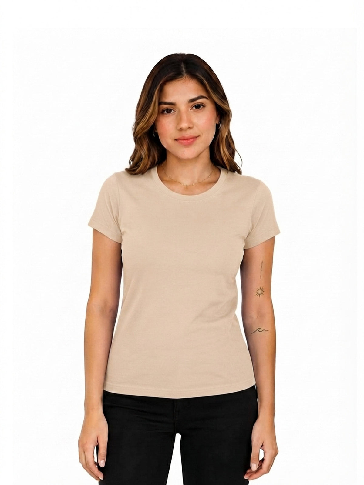 Camiseta mujer slim fit color nude · Aritex Colombia