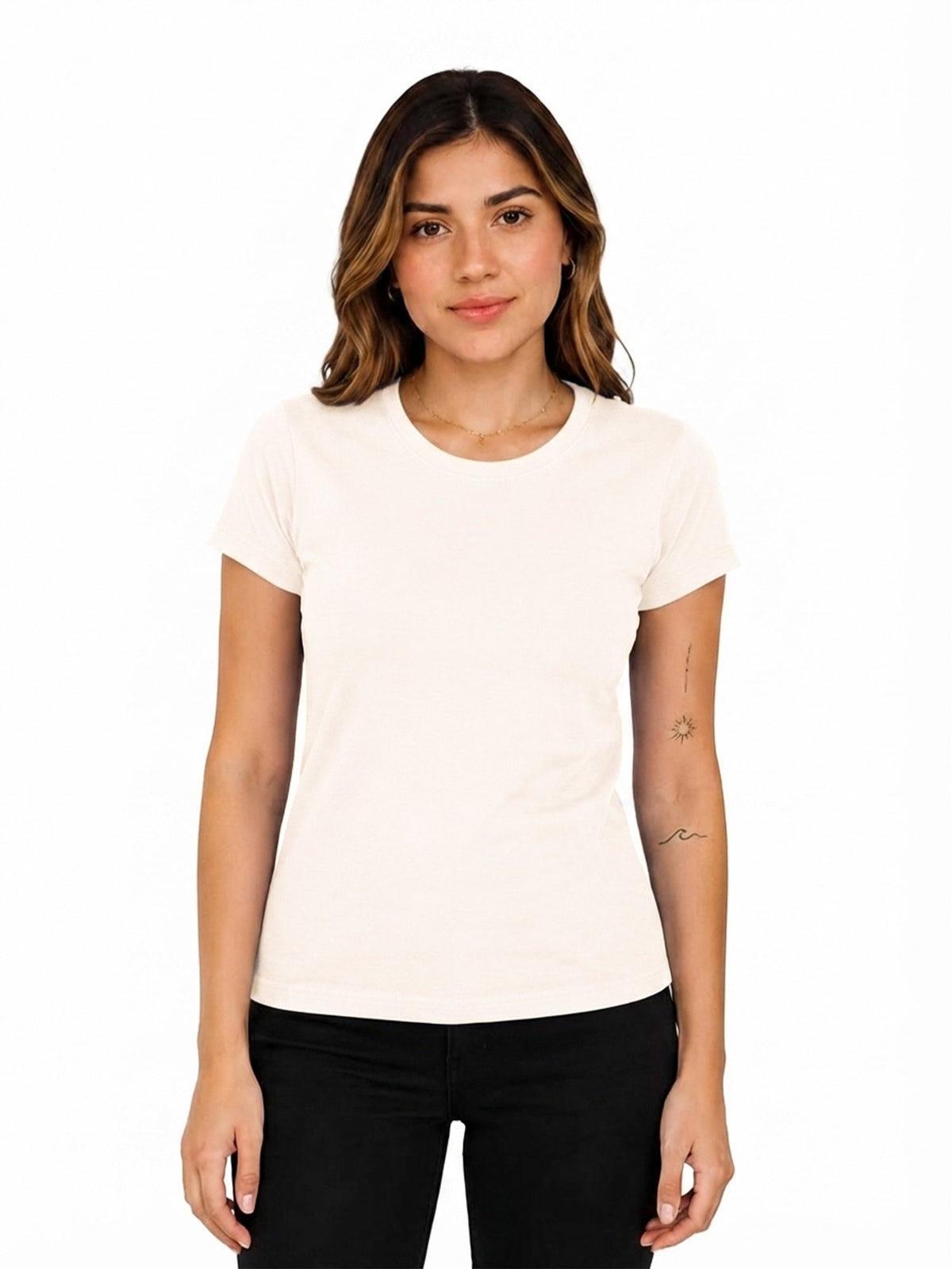 Camiseta mujer slim fit color vainilla · Aritex Colombia