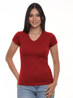 Camiseta mujer slim fit cuello v color rojo marlboro · Aritex Colombia