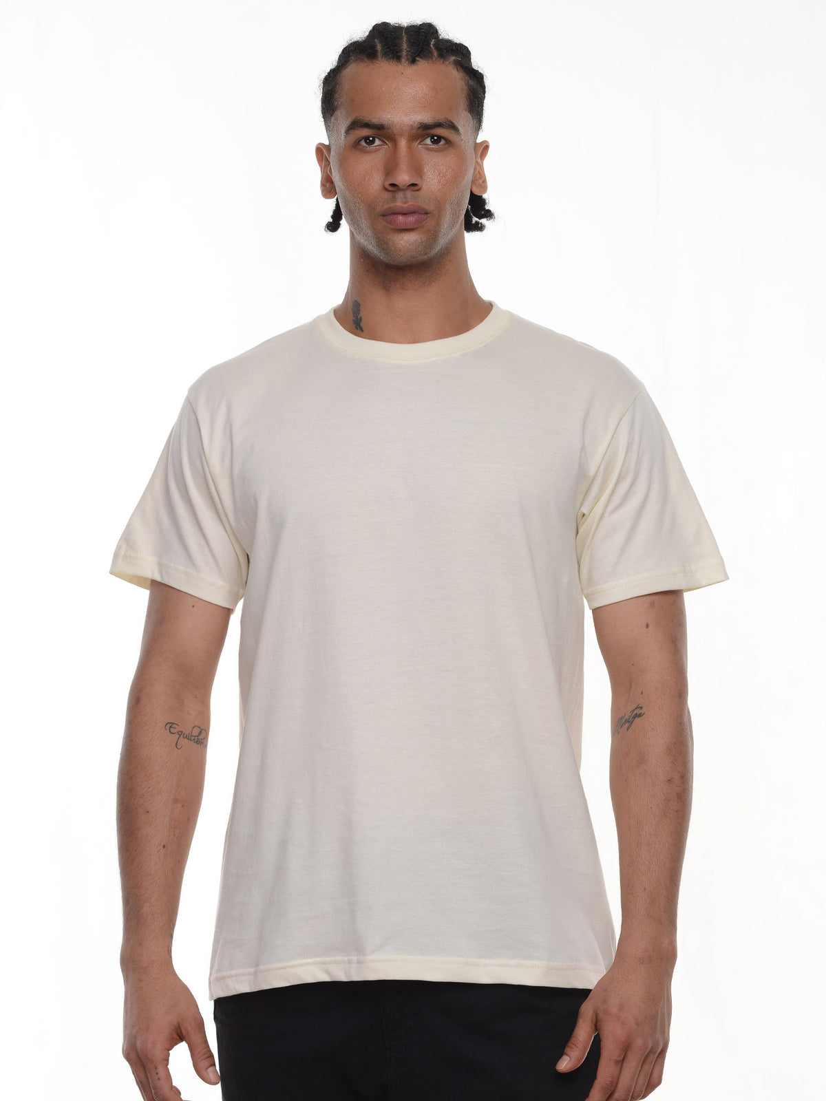 Camiseta hombre básica fit natural color vainilla · Aritex Colombia