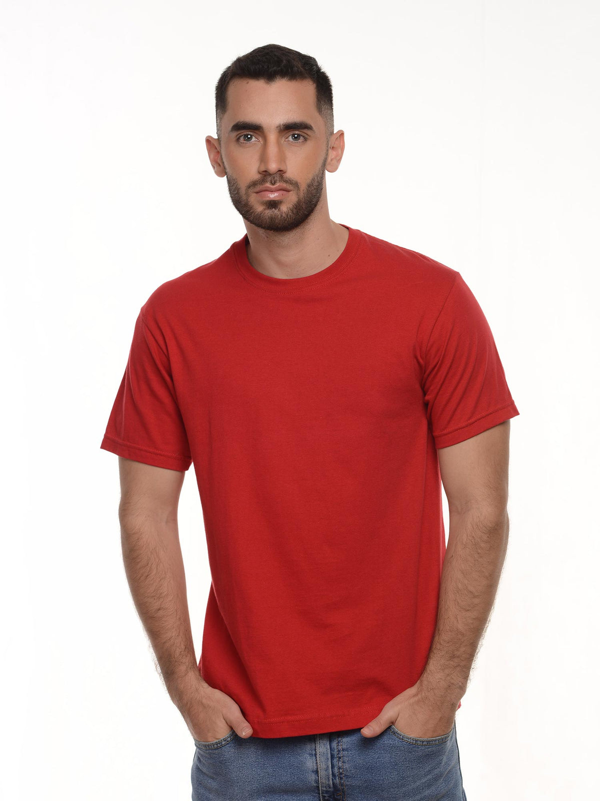 Camiseta hombre básica fit natural color rojo marlboro · Aritex Colombia