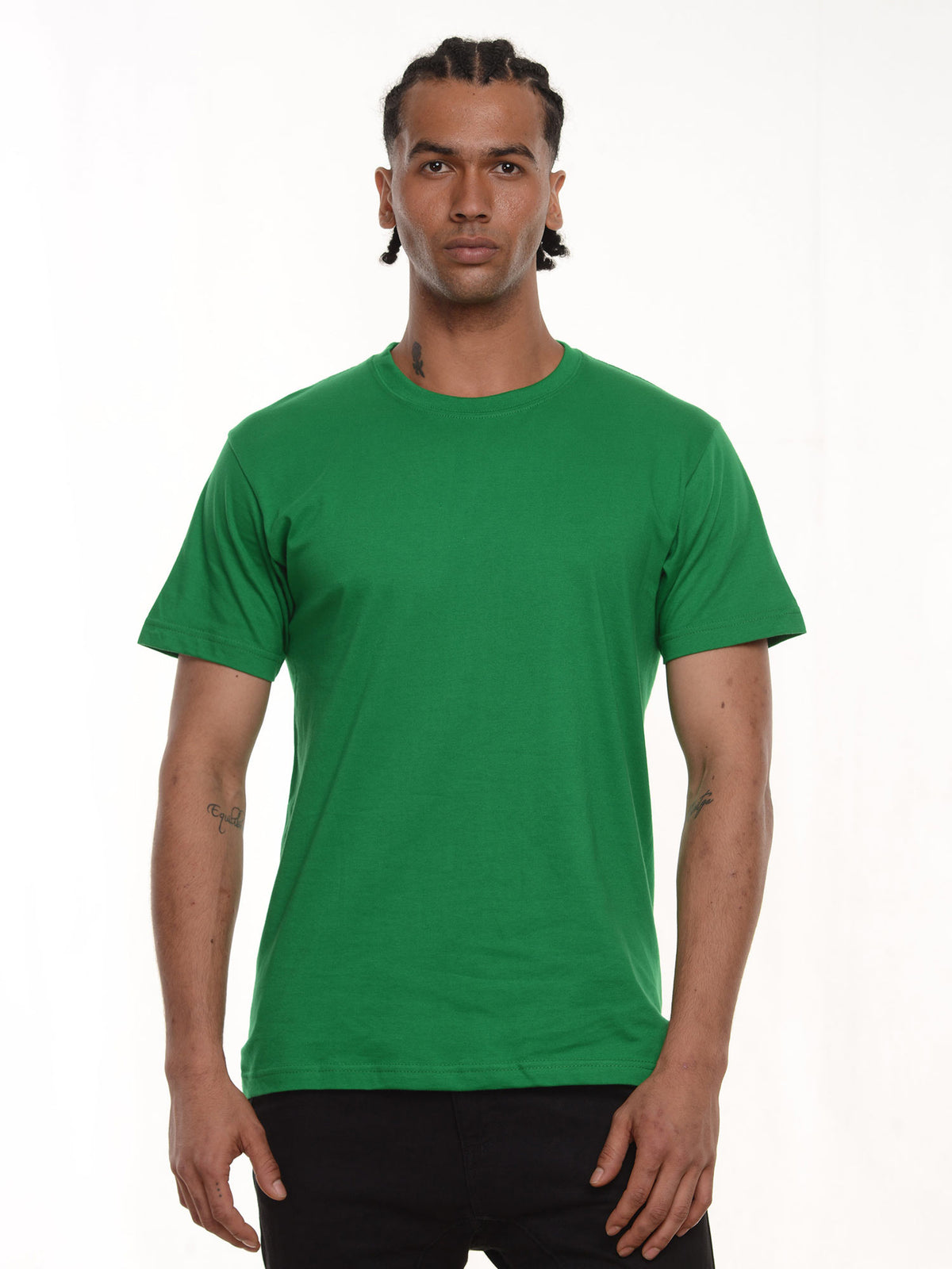 Camiseta hombre básica fit natural color verde cali · Aritex Colombia