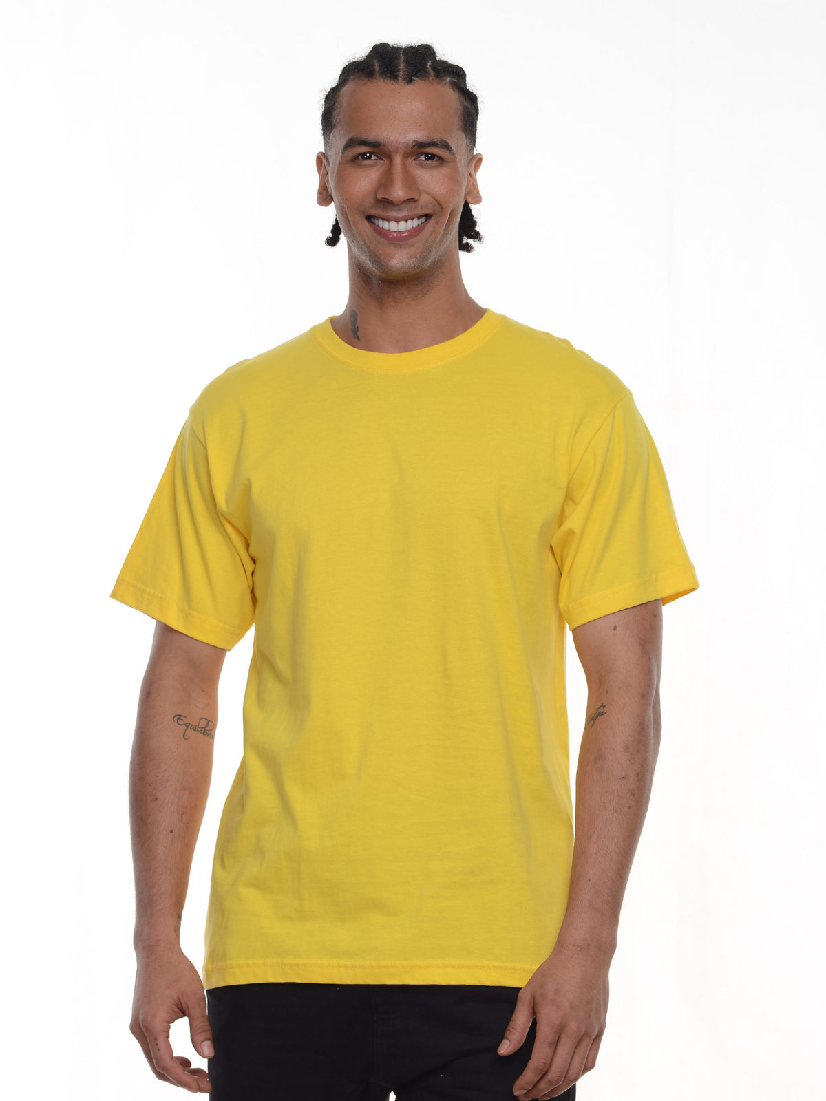 Camiseta hombre básica fit natural color amarillo · Aritex Colombia