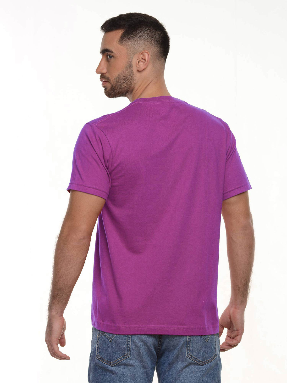 Camiseta hombre básica fit natural color morado, vista 2 · Aritex Colombia