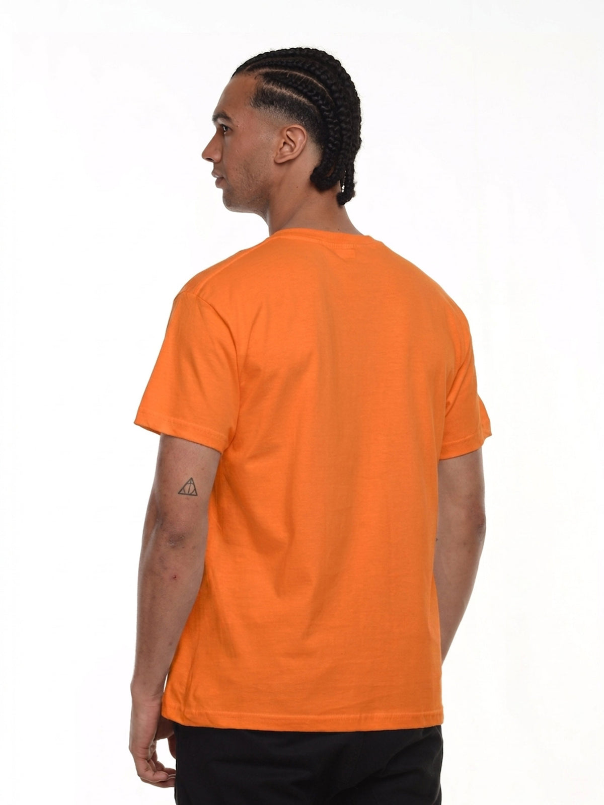 Camiseta hombre básica fit natural color naranja, vista 2 · Aritex Colombia