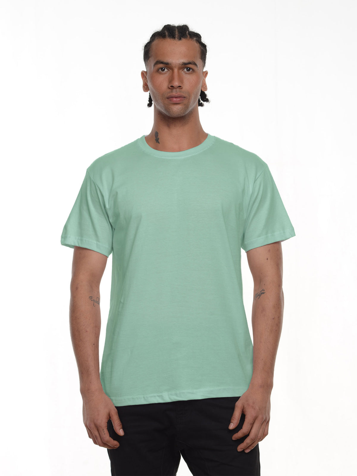 Camiseta hombre básica fit natural color verde invierno · Aritex Colombia