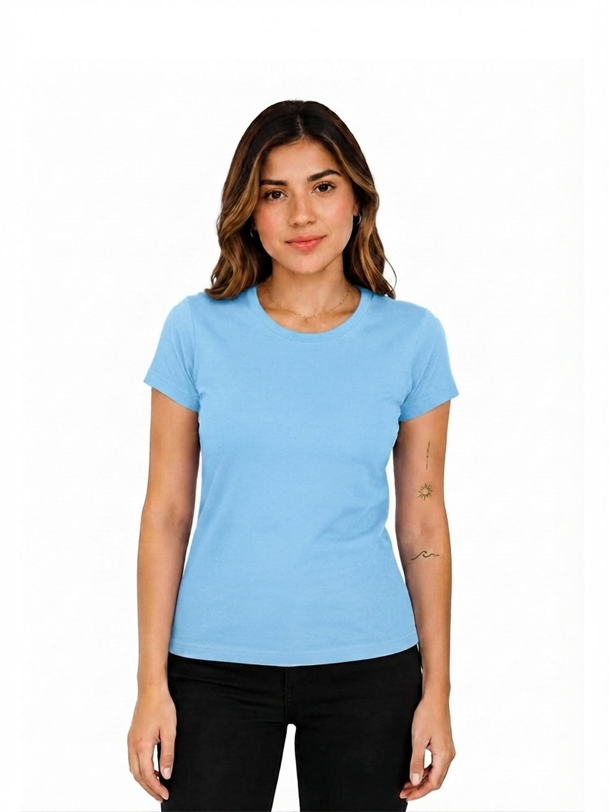 Camiseta mujer slim fit color azul cielo · Aritex Colombia