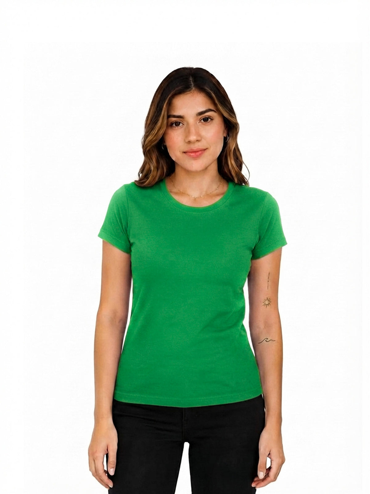 Camiseta mujer slim fit color verde cali · Aritex Colombia