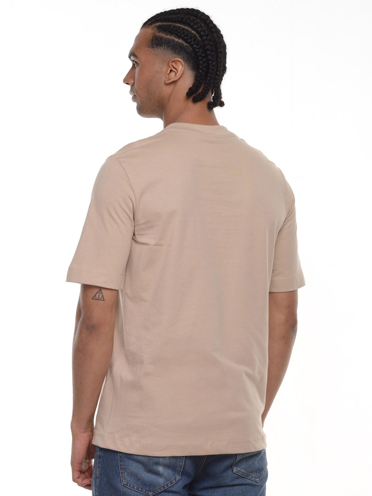 Camiseta hombre regular fit 230g color nude, vista 2 · Aritex Colombia