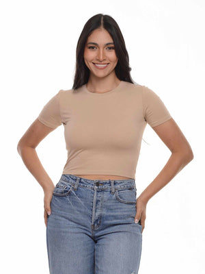 Camiseta mujer crop slim fit color nude · Aritex Colombia