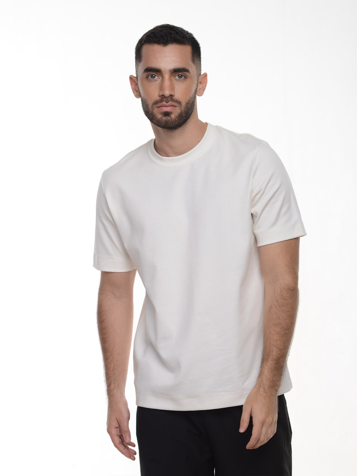 Camiseta hombre regular fit con elastano color blanco · Aritex Colombia