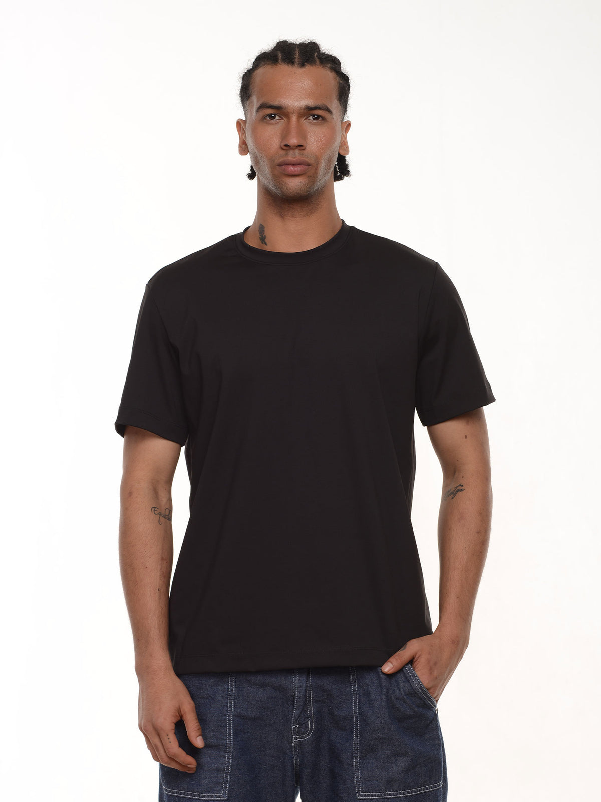 Camiseta hombre regular fit con elastano color negro · Aritex Colombia