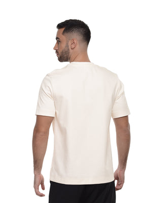 Camiseta hombre regular fit con elastano color vainilla, vista 2 · Aritex Colombia